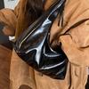 Large Capacity Retro Underarm Bag Women's 2025 New Fashion Oil Wax Leather Shoulder Bag High-end Commuter Croissant