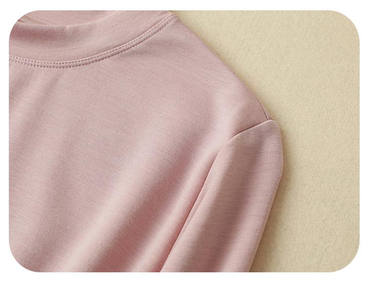 Damen Langarm-Basisshirt aus 250g Maulbeerseide mit gebürstetem Fleece und kleinem Stehkragen für den Herbst