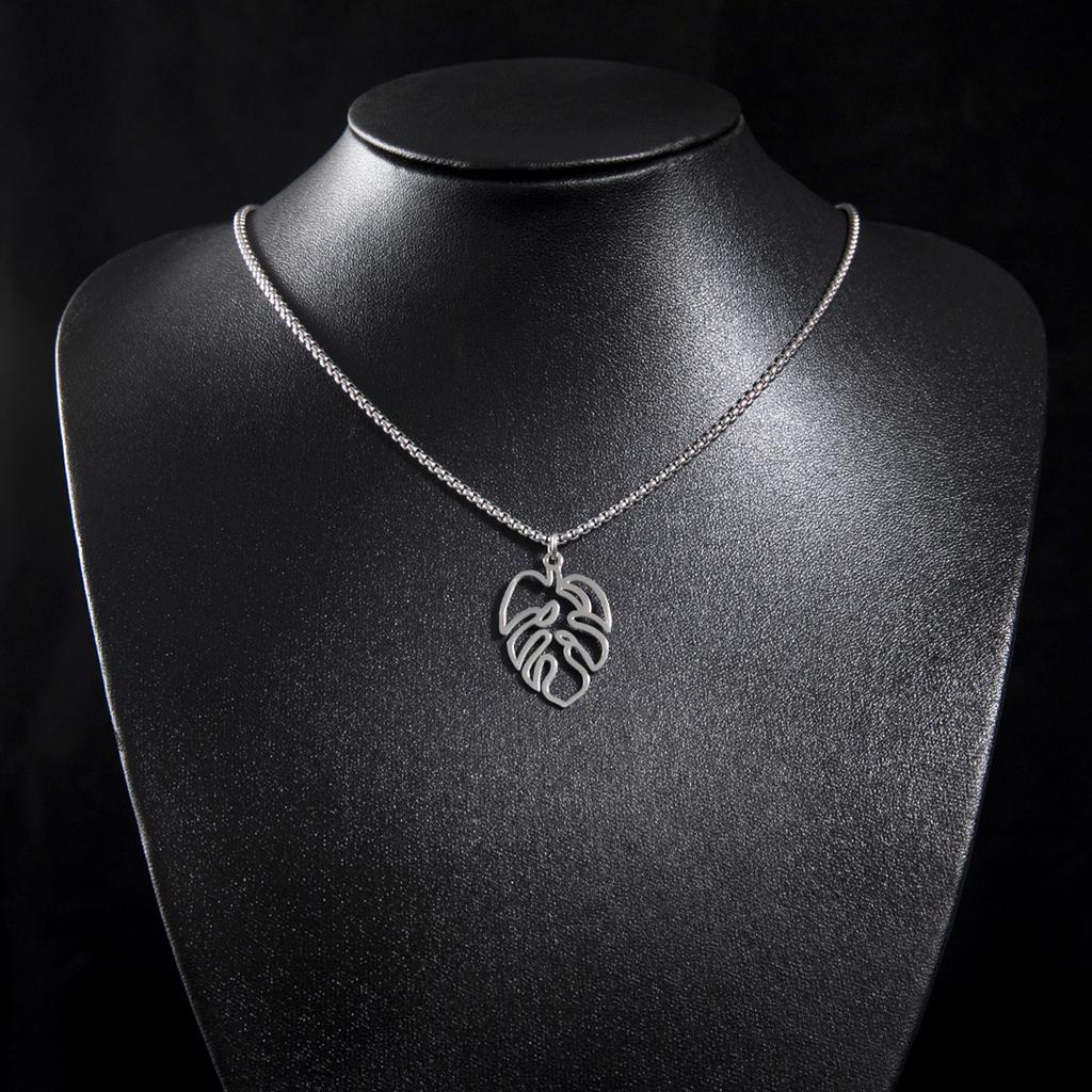 Monstera Leaves Pendant Stainless Steel Vintage Choker Necklace For Women Clavicle Chain Cool Charms Necklaces Cadenas Mujer
