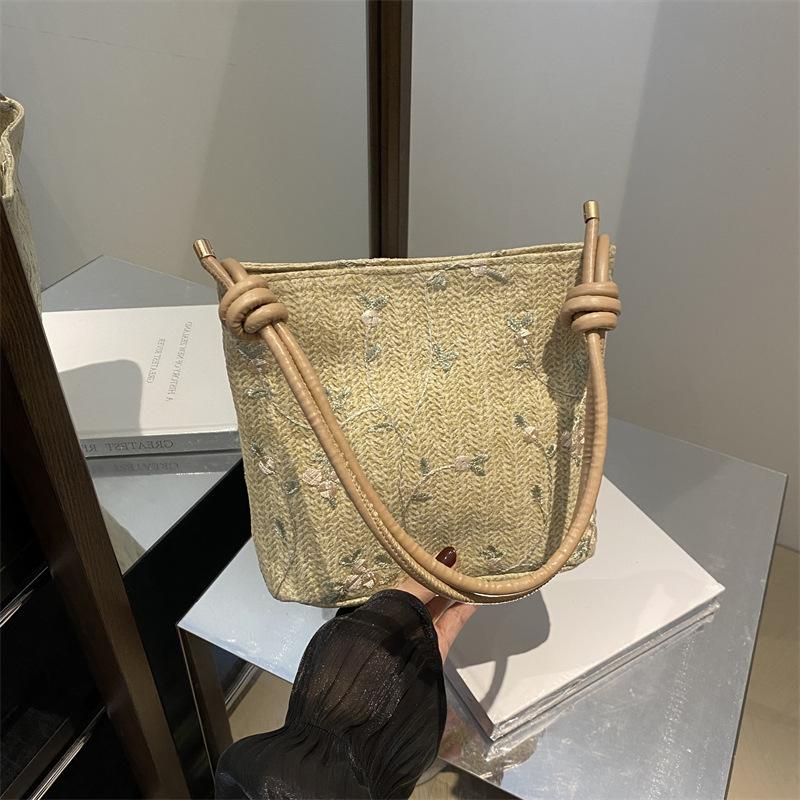 

Versatile straw woven foreign style shoulder tote bag bow small fresh woven handbag 2025 new popular women s bag хаки