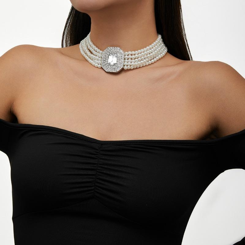 Korean Retro Pearl Diamond Fringed Neck Chain Internet Celebrity Temperament Design Sense Flower Bow Collarbone Chain Necklace Female