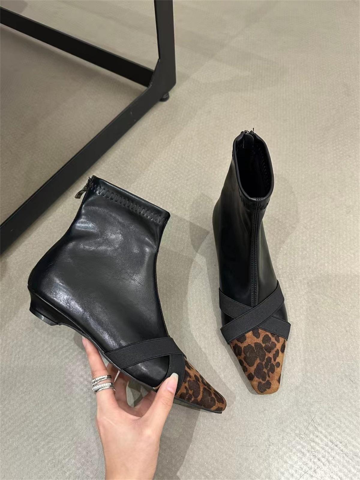 

2025 spring and autumn new fashion versatile niche design splicing short boots square head fashion boots retro low 40 леопардовый