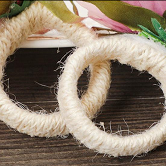 Artificial Flower Napkin Ring Rustic Floral Napkin Holder with Faux Berries Elegant Farmhouse Napkin Rings for Dining Table Decor Weddings