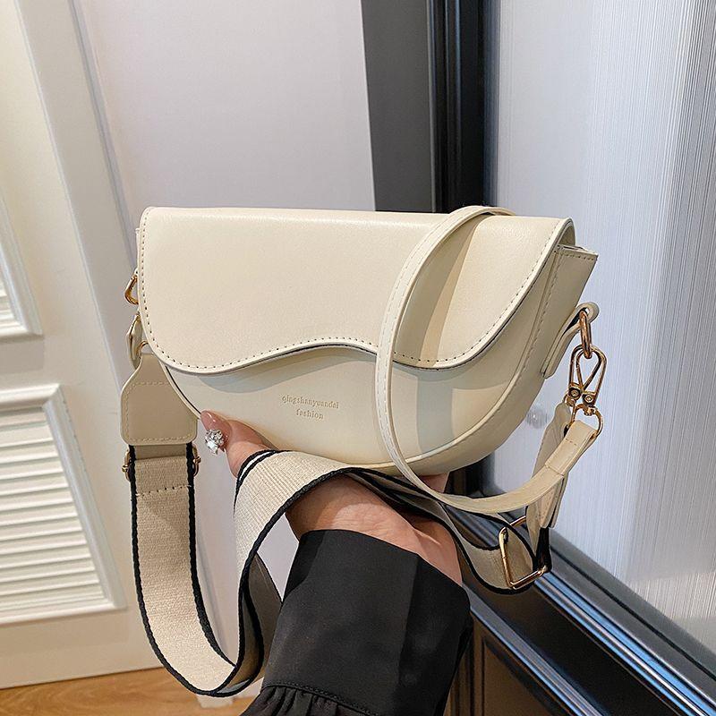 Premium Sense Bag Women's New Popular Leather Surface Shoulder Armpit Bag Niche Broadband Messenger Bag Versatile Advanced