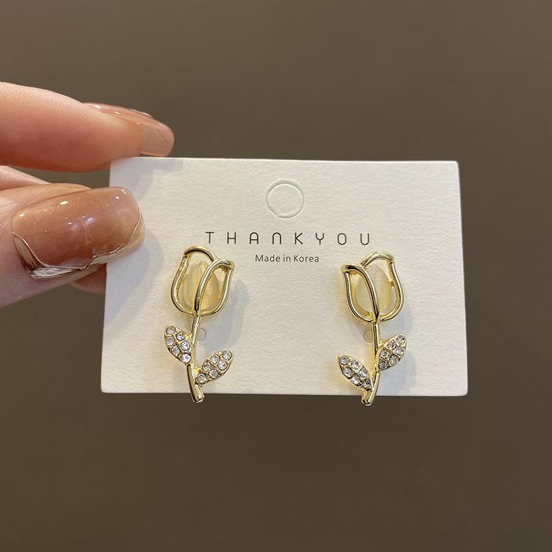 Silver needle tulip rose earrings women s gentle retro temperament opal stud earrings high-end ear jewelry