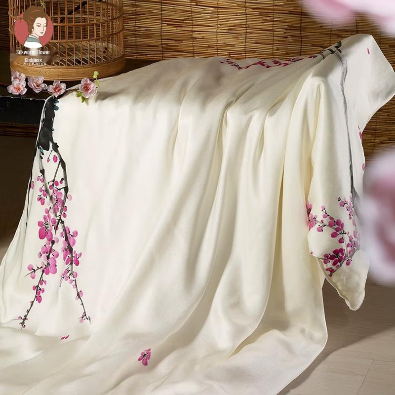 

Snow Plum Hand-Painted Mulberry Silk Summer Quilt
