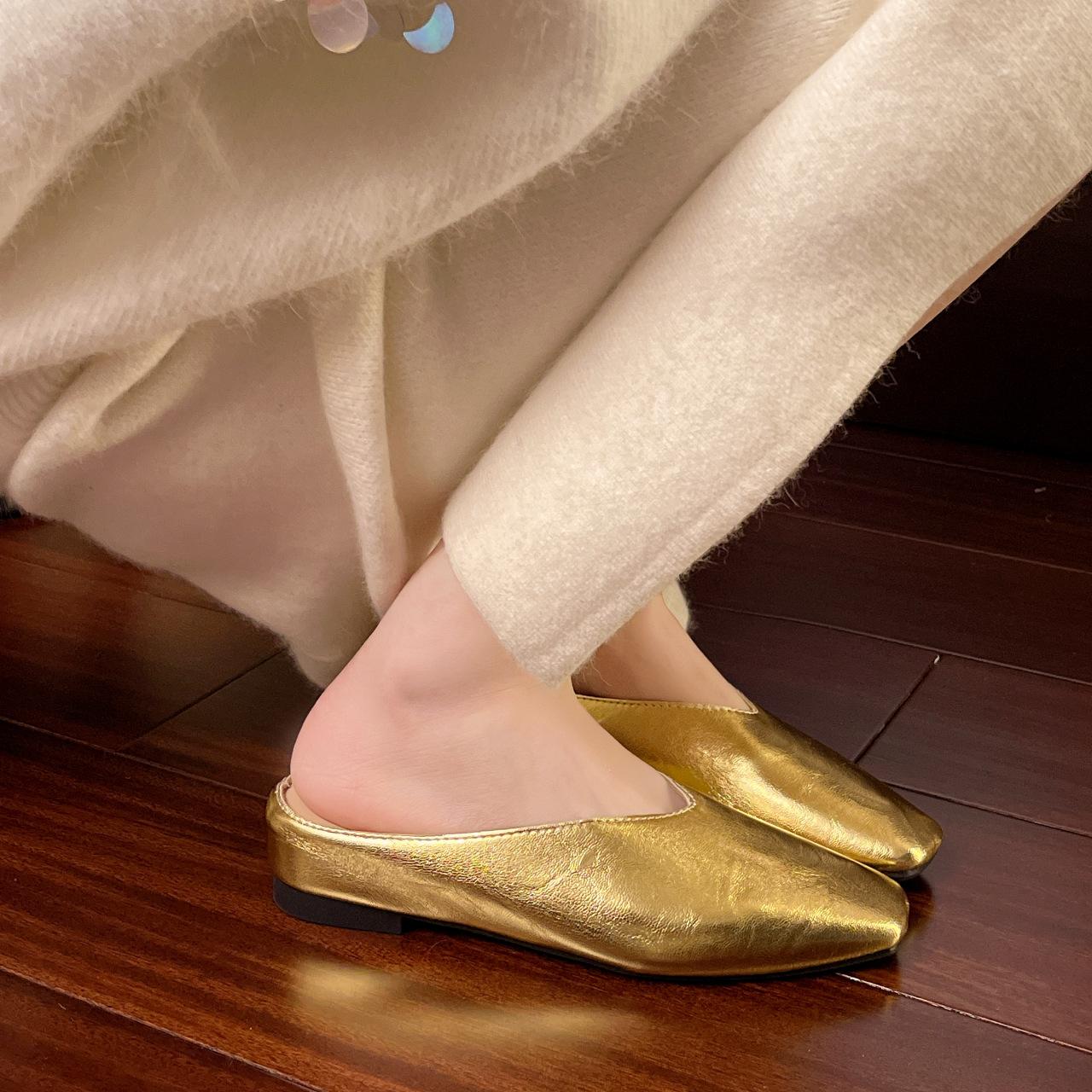 

Baotou half slippers women s summer new style flat bottom casual with skirt single shoes large size shoes tide 35 золотой
