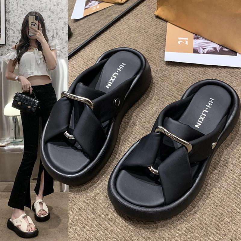 2025 Summer New French Twist Ring Casual Cool Slippers Thick Bottom Round Head Fashion Wear One Word Slippers Tide
