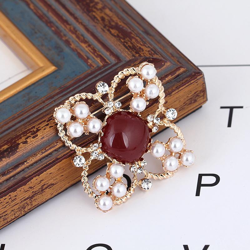 Fashion Atmospheric Literary Pearl with Diamonds Brooch Pin Buckle Large Clothes Accessories Accessories Shawl Long-Lasting Color Exquisite Brooch