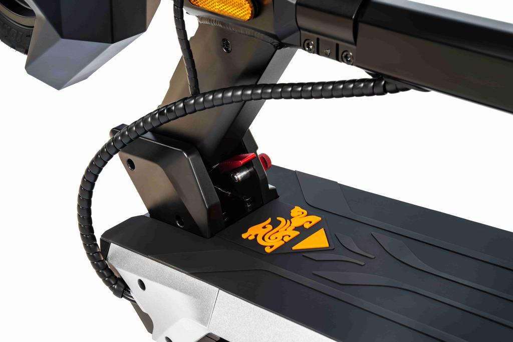 KuKirin M4 Max Foldable Electric Scooter 10 Inch, 800W Motor, 48V 18.2Ah Battery, Top Speed 45 Km/h, Range 64 Km, Dual Disc Brake