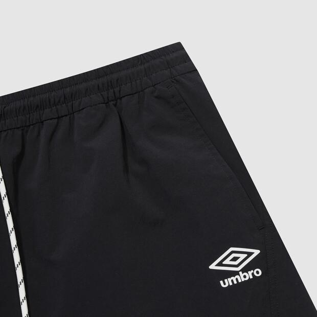 Umbro Diamond Escape Nylon Spandex 4.5-Length Shorts Black Ur213Chp52 (A Type)