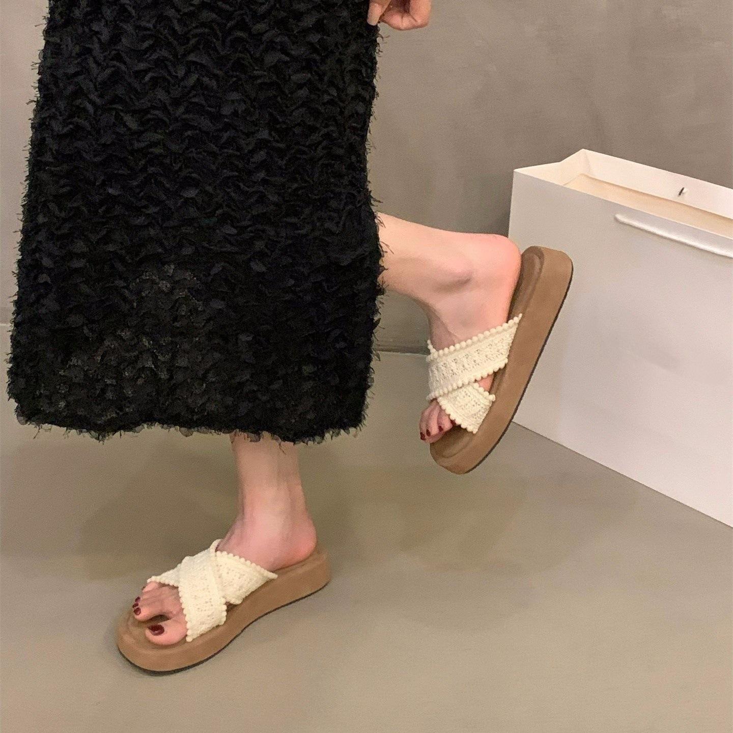 

Thick-soled woven cross-strapped cool slippers fairy shoes outer wear with skirt holiday style beach sandals 35 жовтий