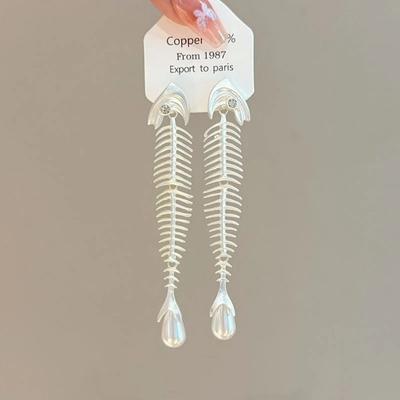 Fashion Fishbone Shaped Fish Bone Pearl Earrings Punk Gothic Jewelry Exaggerated Eardrop Metal Drop Earrings Women