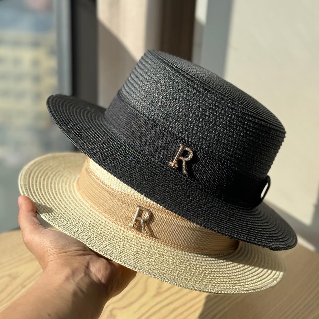 Retro Hepburn-style straw hat for women, suitable for summer outings and vacations at the seaside, beach sun protection hat, vintage flat-brimmed