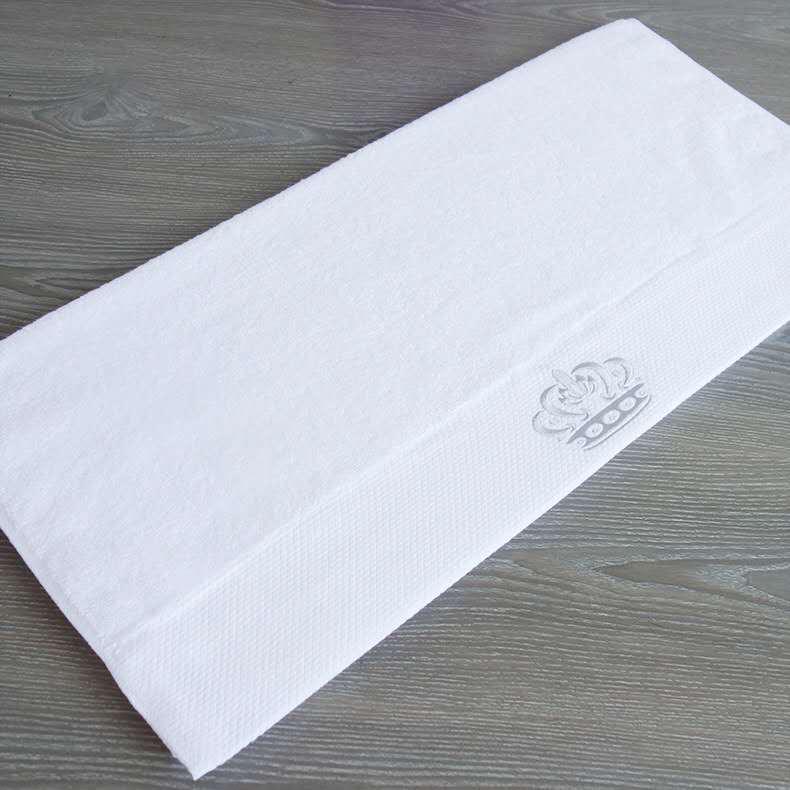 Luxury Thickened Pure Cotton White Bath Towel with Embroidered Logo for Hotels and Salons
