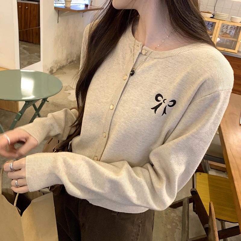 

Ленивый маленький ароматный стиль бант вышитый вязаный свитер кардиган пальто для женщин ранняя осень новый короткий топ куртка L