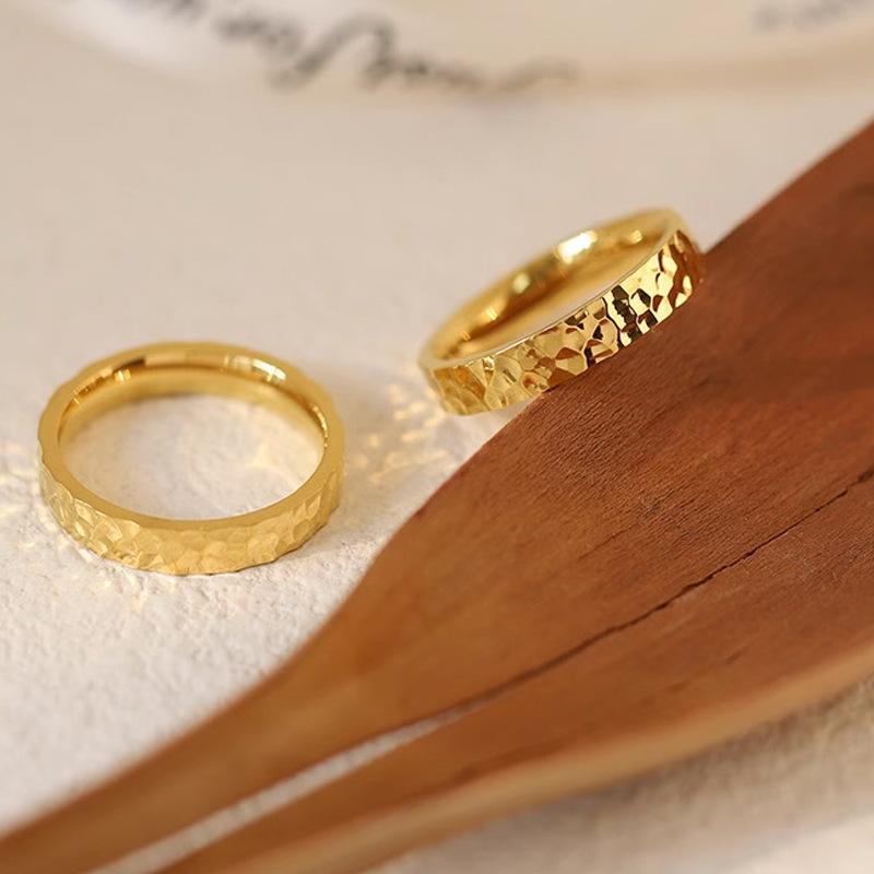 Simple crushed ice titanium steel ring - fade-resistant 8k gold water ripple hand-hammered texture
