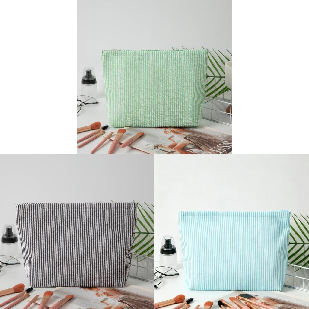 Modern Striped Polyester Toiletry Bag With Breathable Design For Travel And Daily Use