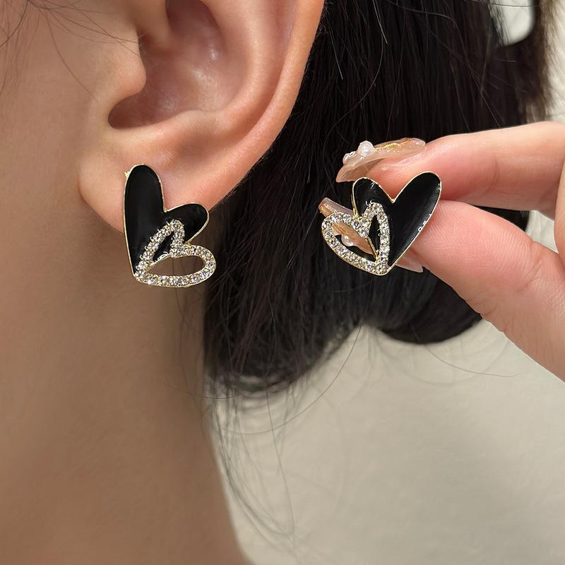 Black Enamel Bilayer Heart Stud Earrings Hollow Crystal Love Heart Earrings for Women Korean Lovely Ear Accessories Brincos