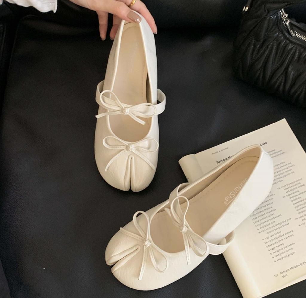 IPPEUM Women Tabi Shoes Ballet Flats 2025 New Split Toe Ballerina Flat With Bow Mary Janes Shoes