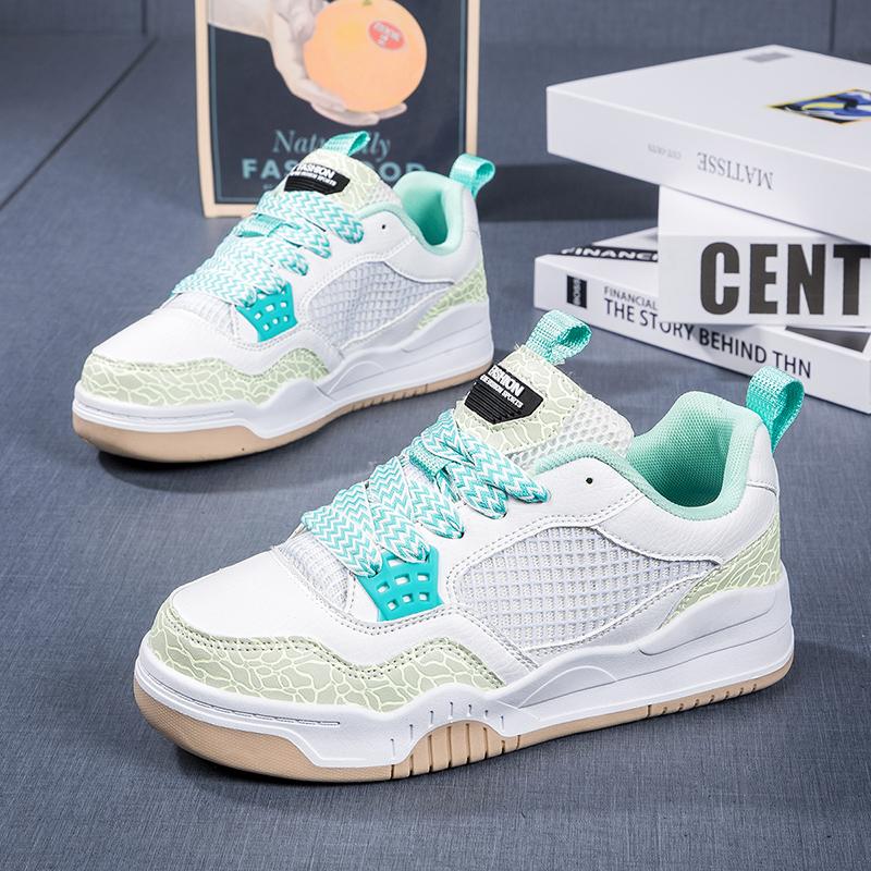 Men's Casual Flat Bottomed Sports Shoes with Dual Color Lace Up Fashion Student Sports Shoes, Men's Vulcanized Versatile Outdoor