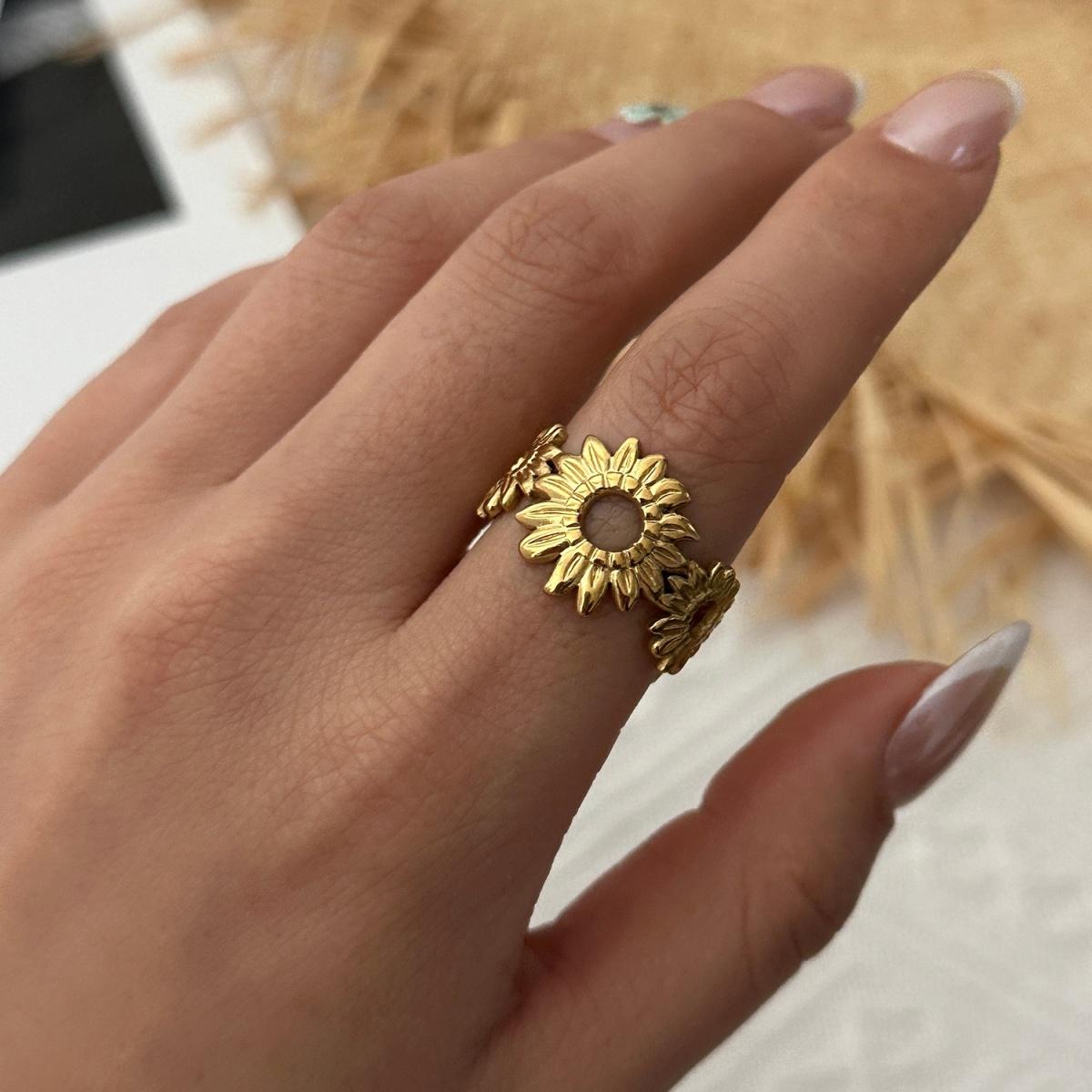 

Stainless Steel Shell Starfish Conch Flower Leaf Finger Rings For Women Men Punk Twist Geometric Lines Stackable Ring Zircon
