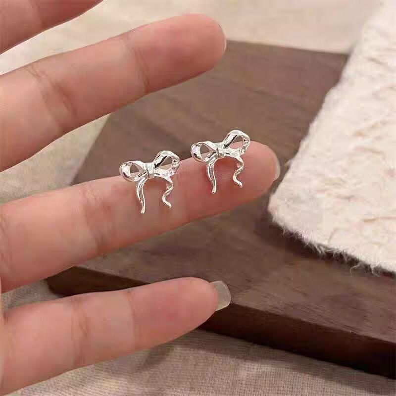 S925 Silver Stud Earrings Women's Ear Hole Earrings Niche Design Earbone Studs High-end Earrings