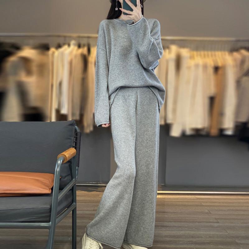Dámský 100% vlněný pletený dvoudílný komplet: Kardigan s kulatým výstřihem a kalhoty se širokými nohavicemi