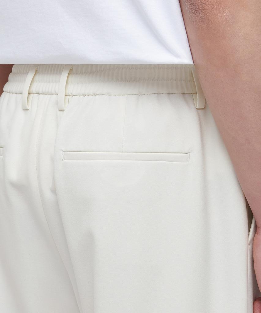 Musinsa Standard Lightweight Wide Drawstring Banded Crop Slacks [Cream]