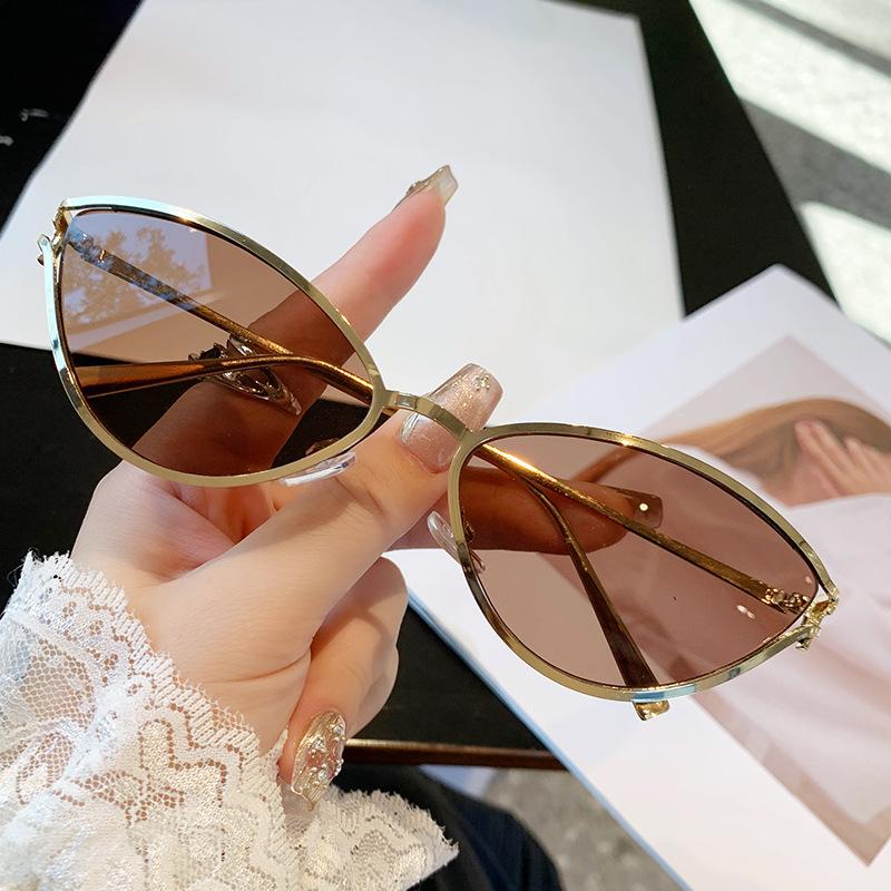 New Fashionable Personalized Small Frame Sunglasses Women Metal Cat Eye Eyeglasses Versatile UV Resistant Glasses UV400 Eyewear
