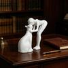Figura Minimalista de Mujer Acariciando Gato Impresa en 3D Estatua Blanca Negra de Amor Escultura de Arte Moderno para Escritorio Estante Decoración del Hogar Regalo Creativo para Parejas