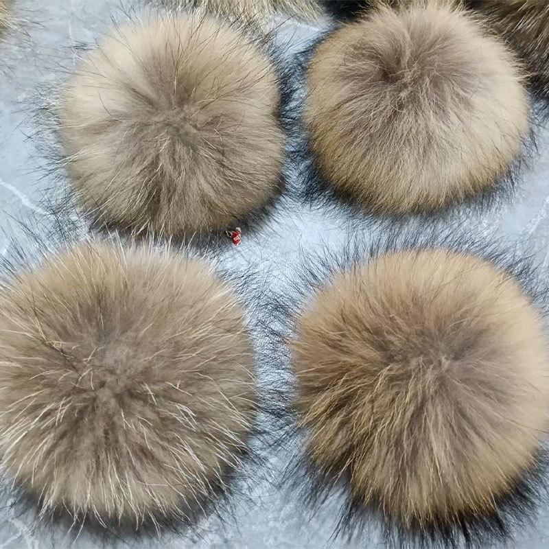 DIY Real Raccoon Fur Pom-Poms: Genuine Fur Hat Pendants & Clothing Accessories for Handmade Creations