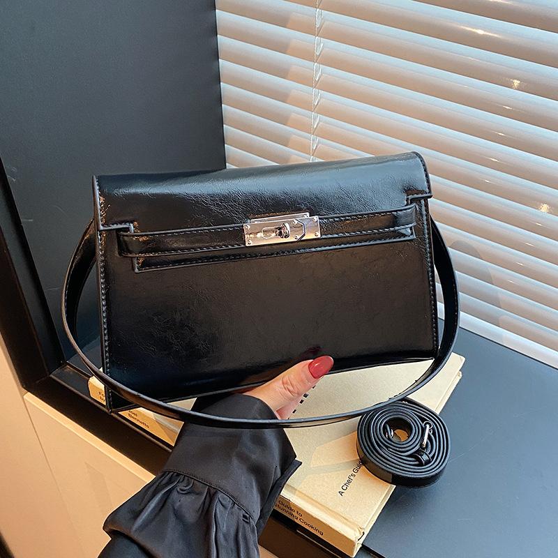 

Осень и зима ретро мода Майяр маленький мешок женский новый кроссбоди маленькая квадратная сумка на одно плечо сумка подмышку чёрный