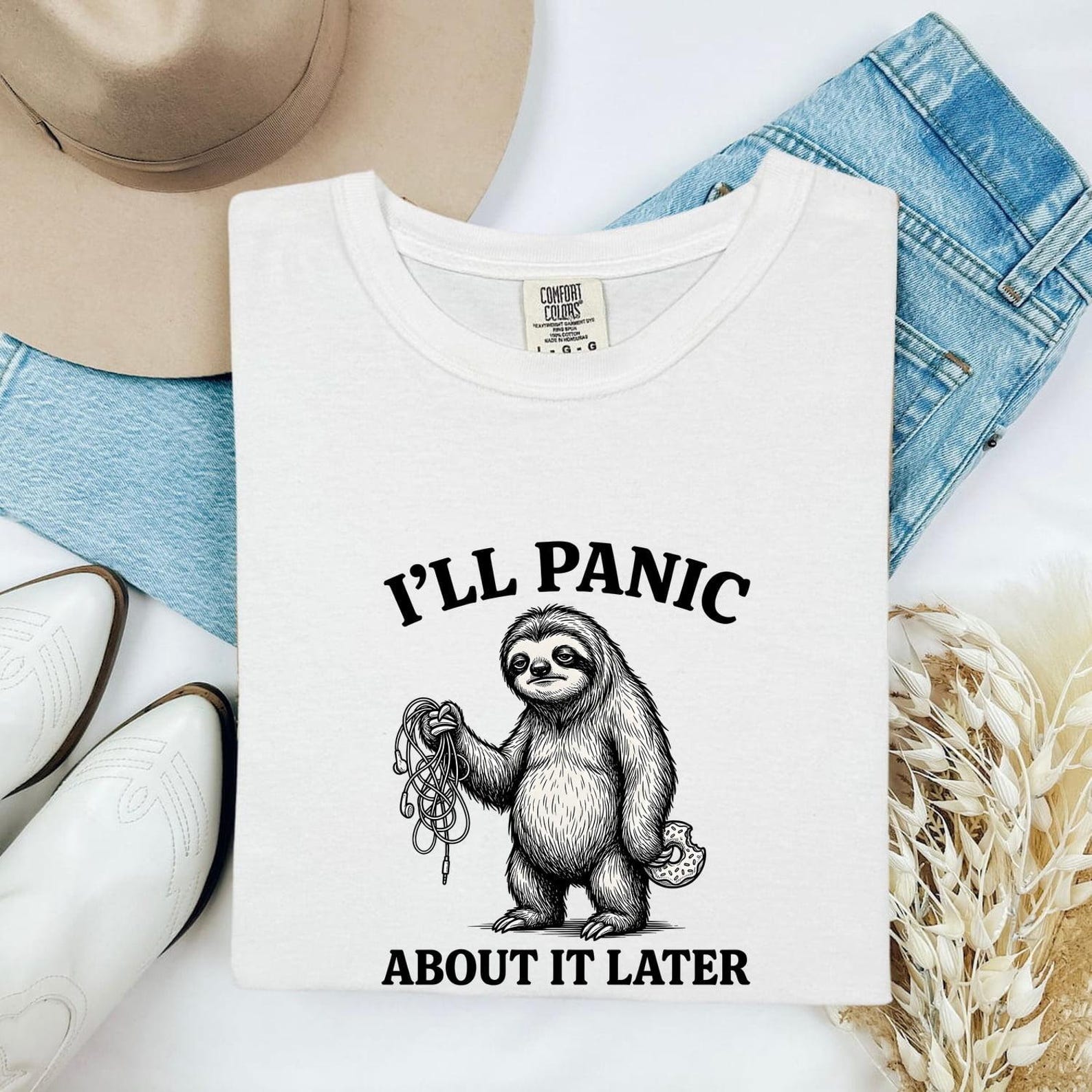Sloth Illustration Shirt Funny Creature Gift Women Sketch Tee Sloth T-Shirt Humor Fan Hand Drawn Tshirt Beast Graphic Retro Pastry Tshirt L