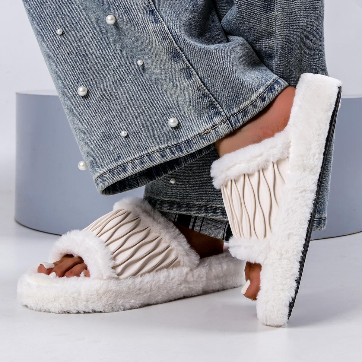 

Модная женская обувь 2025 Новые повседневные зимние модные плюшевые тапочки для дома на толстой подошве Теплые Тихие Нескользящие Личность Досуг Хлопковая обувь 36-37