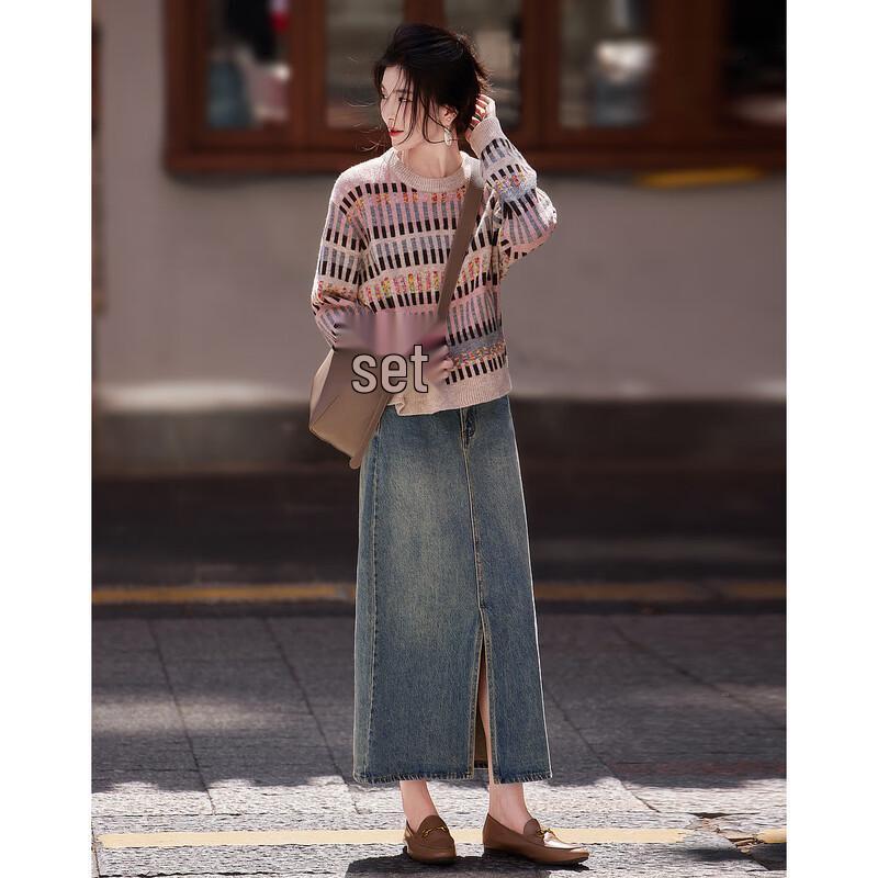 Demana Women's Retro Jacquard Round Neck Knit Sweater