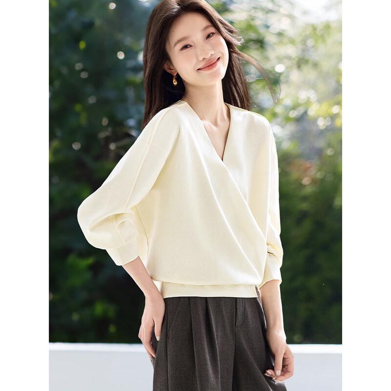 Women s V-Neck Long-Sleeve Sweatshirt M