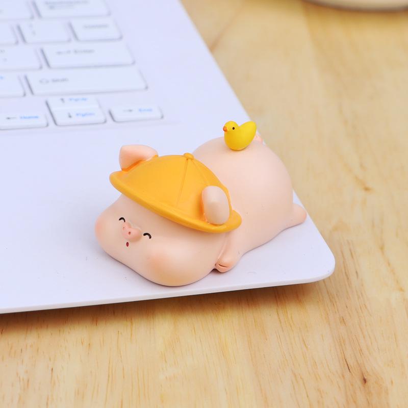 Creative Japanese Cute Pig Desktop Ornament for Car or Office