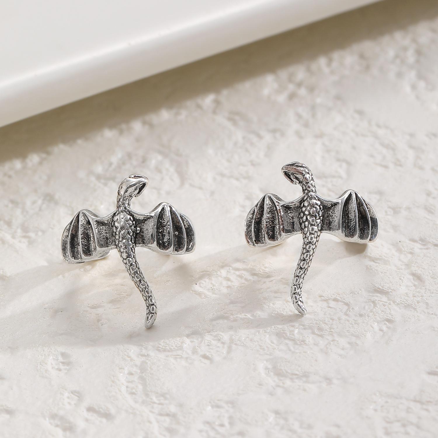 Retro Dragon Ear Cuff No Piercing Gothic Winged Dragon Ear Clip for Women