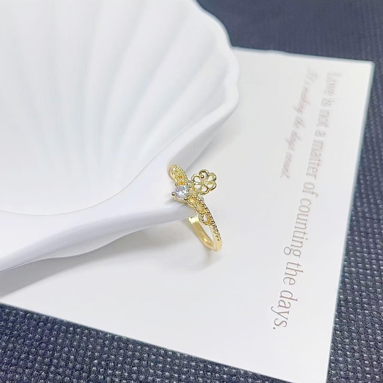 Adjustable 18K Gold-Plated Hollow Crown Ring Base for DIY Pearl Accessories