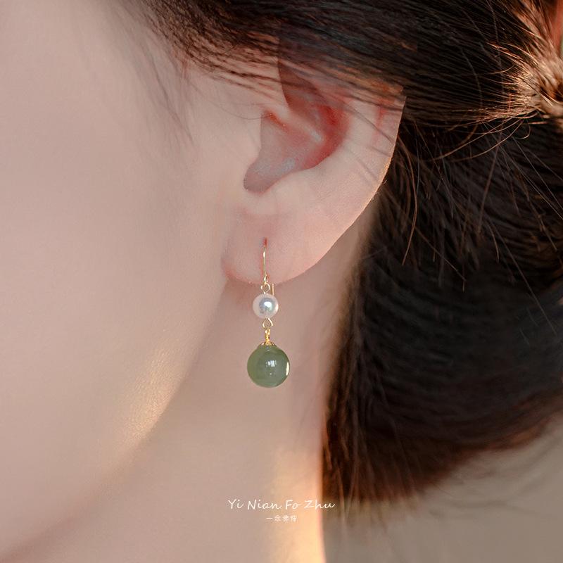 Natural Hetian jade and freshwater pearl earrings with a gentle temperament, niche non-pierced ear clips, light luxury and high-end