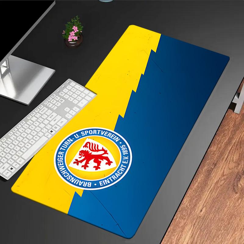 Braunschweig Fc Crest Design Mouse Pad, Rubber Base, Mouse Pad for Gamers and Office Use, Gaming Desk , Easy To Clean Mat Christmas Fan Gifts