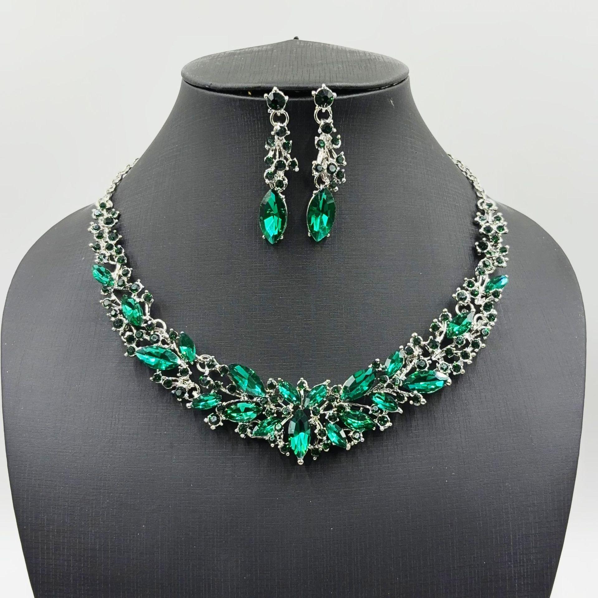 

European & American Vintage Evening Necklace & Earrings Set - Floral Design