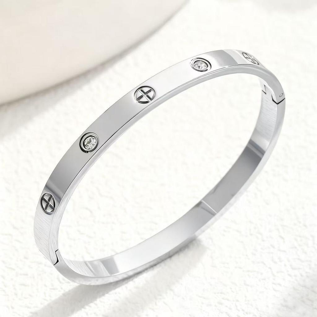 High-End Women's Titanium Steel Cross Nail Bracelet with Diamond Buckle - Non-Fading European and American Fashion Jewelry