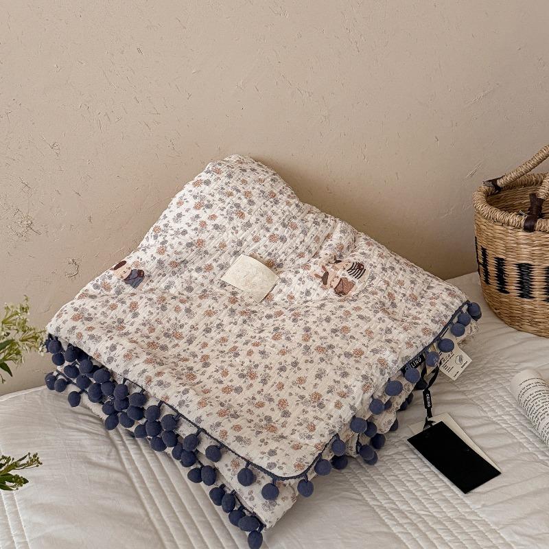 Cotton Crinkled Gauze Blanket Soft Breathable Pom Pom Throw Lightweight Portable for Office Nap Sofa Couch Outdoor Travel All Season Warm Blanket