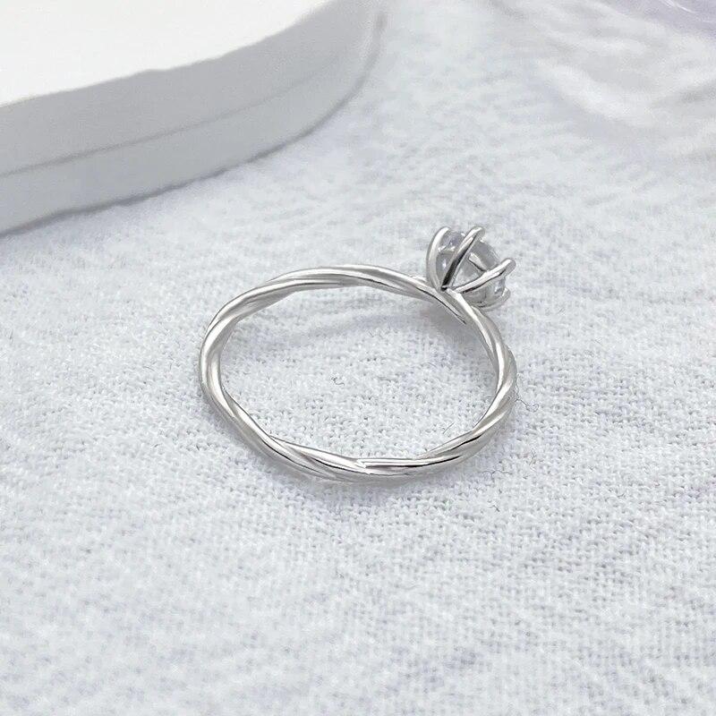 0.5ct 5mm D VVS1 Moissanite Diamond Ring for Women S925 Sterling Silver Eternity Band Wedding Party Jewelry with GRA Gift