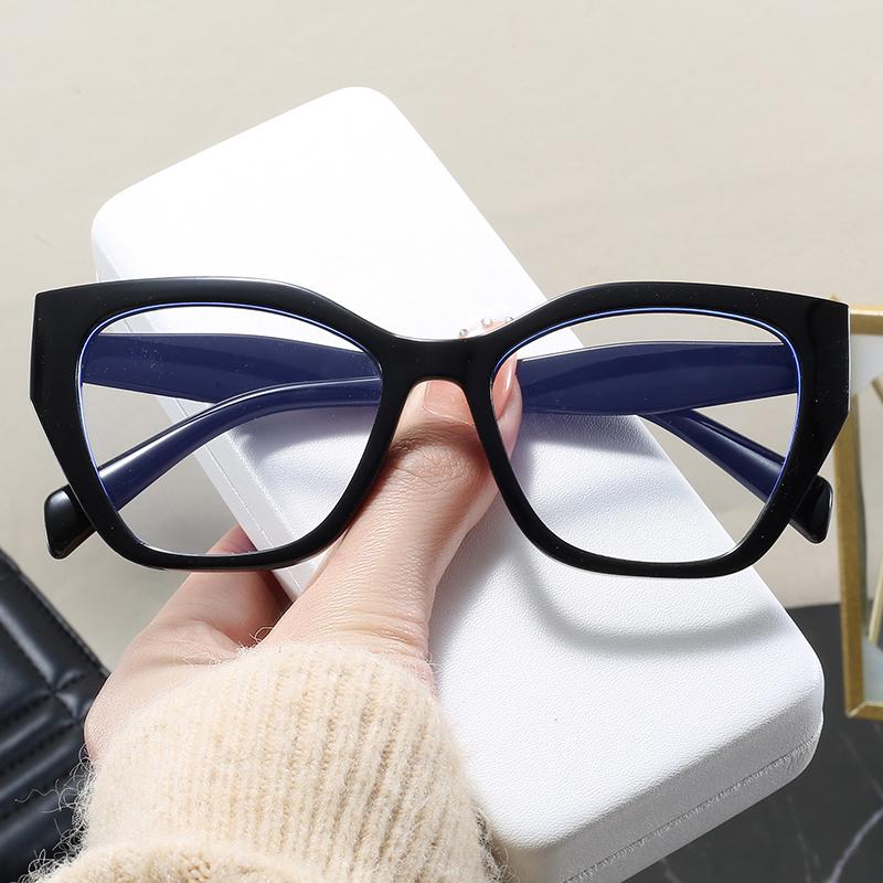 Fashion Women Retro Cat Eye Glasses Frame Trend Flat Light Eyeglasses Women Simple Cateye Anti Blue Light Computer Glasses