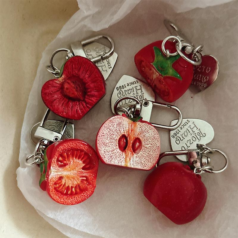 Vivid 3D Red Tomato Keychain Lightweight Resin Fruit Charm Mini Pendant for Phone Case Handbag Gift for Girls