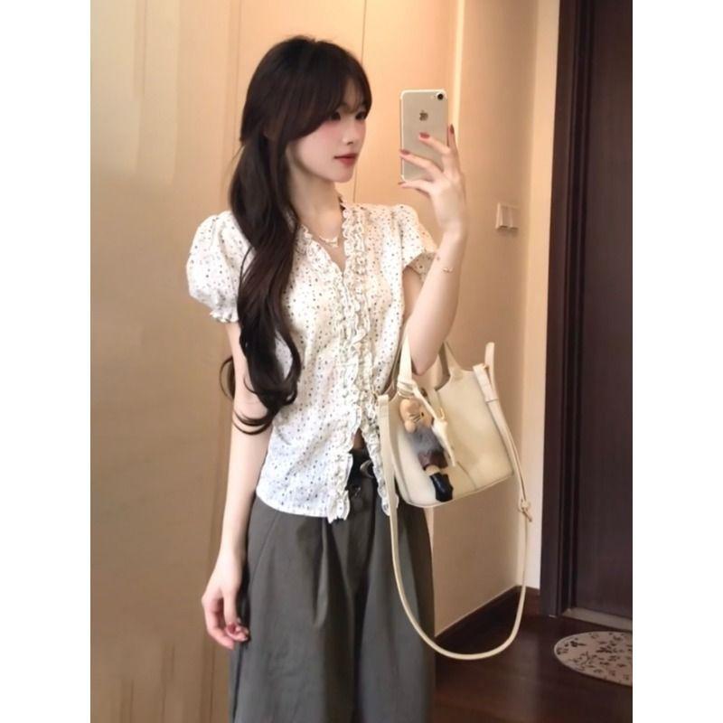 Fungus edge short-sleeved shirt women's new summer V-neck slim-fitting and thin bubble-sleeved shirt French top