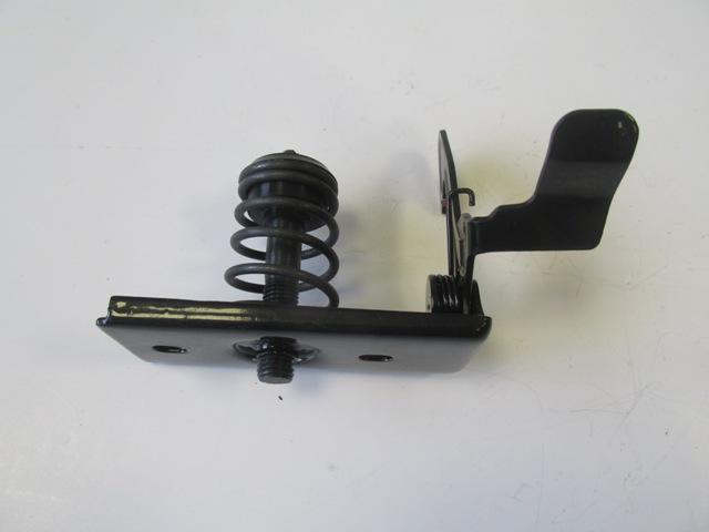 

Для Hyundai Accent Era 2006 2012 Замок капота верхній 81135-1E010